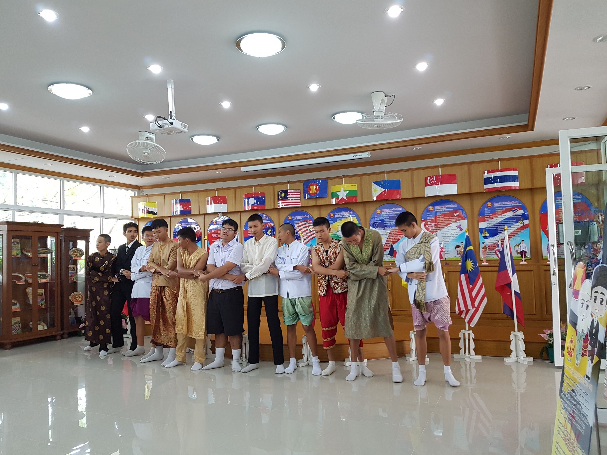 รร มธยมวดสงห ๑๘๐๒๐๙ 0200