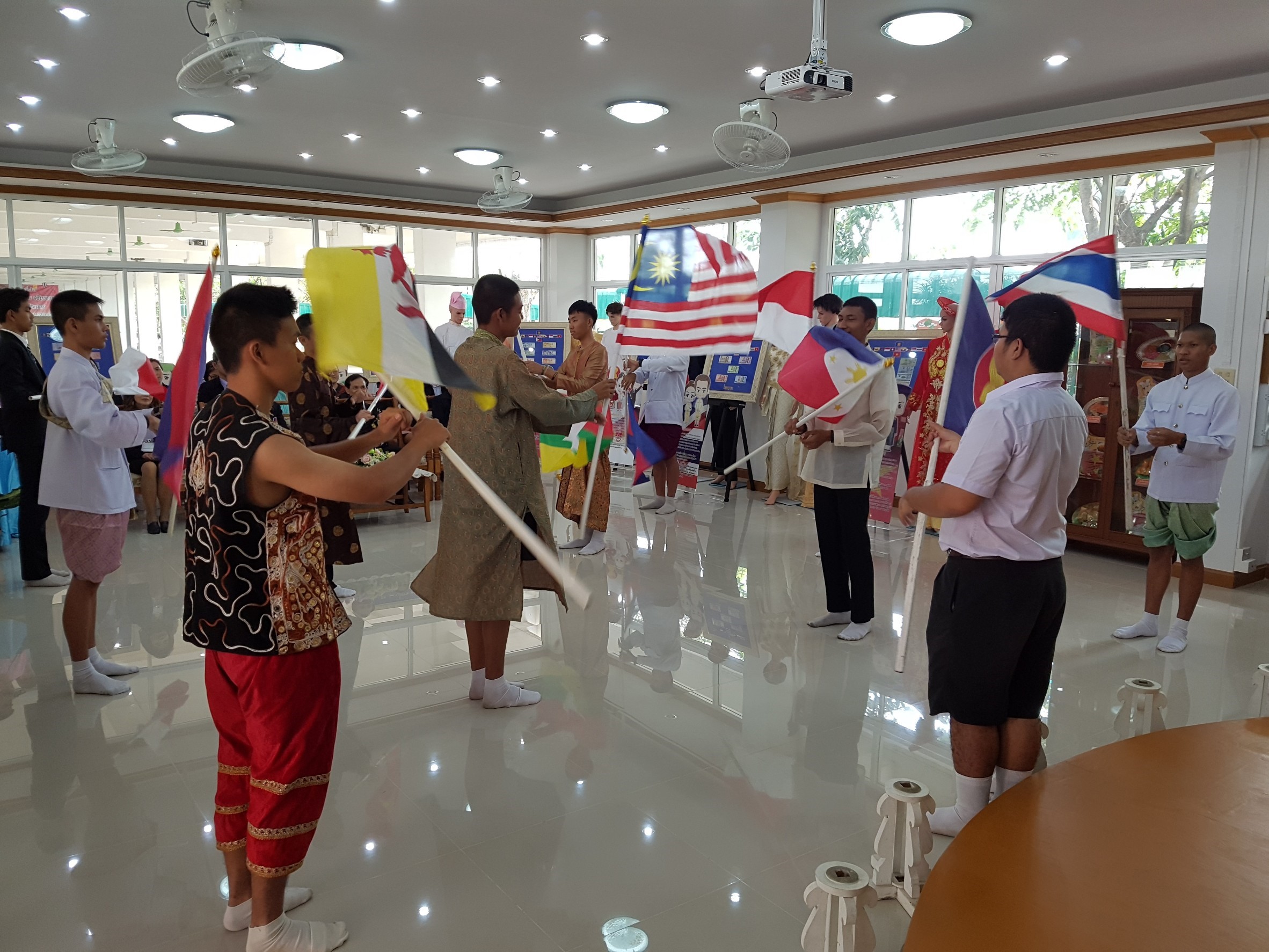 รร มธยมวดสงห ๑๘๐๒๐๙ 0204