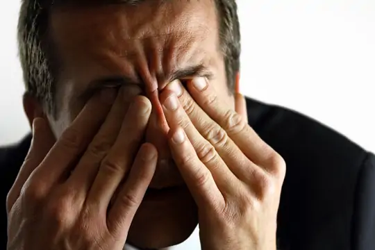 healthy-home-office-habits-02